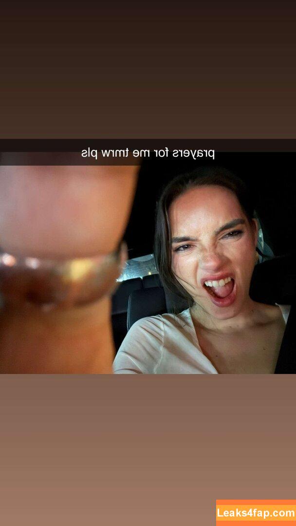 Natalie Mariduena / natalinanoel leaked photo photo #0083