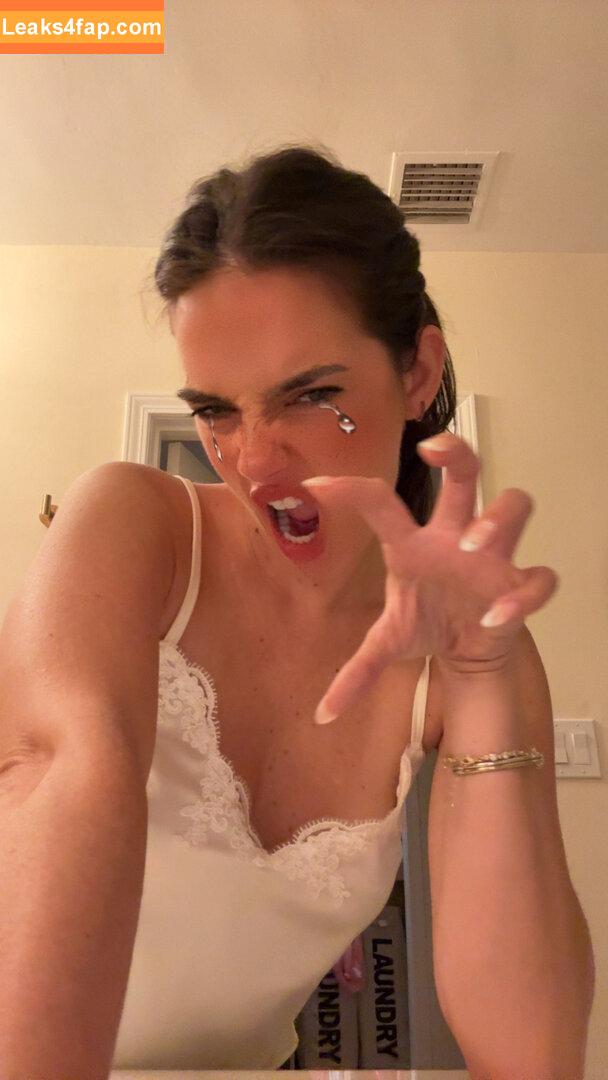 Natalie Mariduena / dailynatalina / https: / natalinanoel leaked photo photo #0293