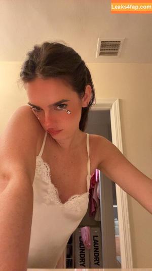 Natalie Mariduena photo #0290