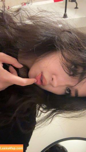 Natalie Tran photo #0249