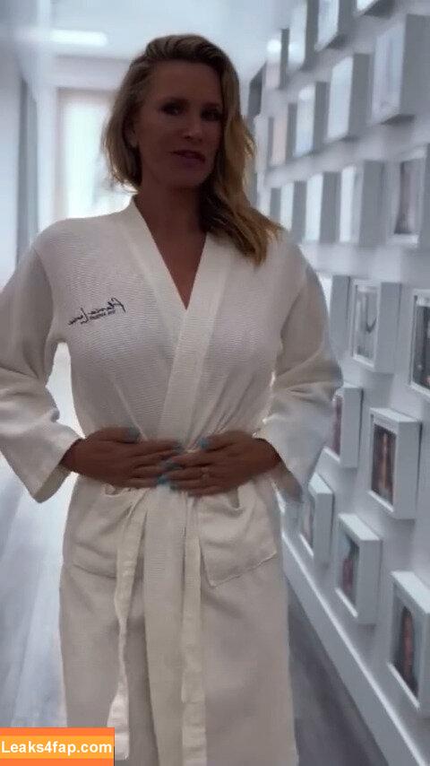 Natasha Henstridge / natashahenstridge / nathenstridge leaked photo photo #0080