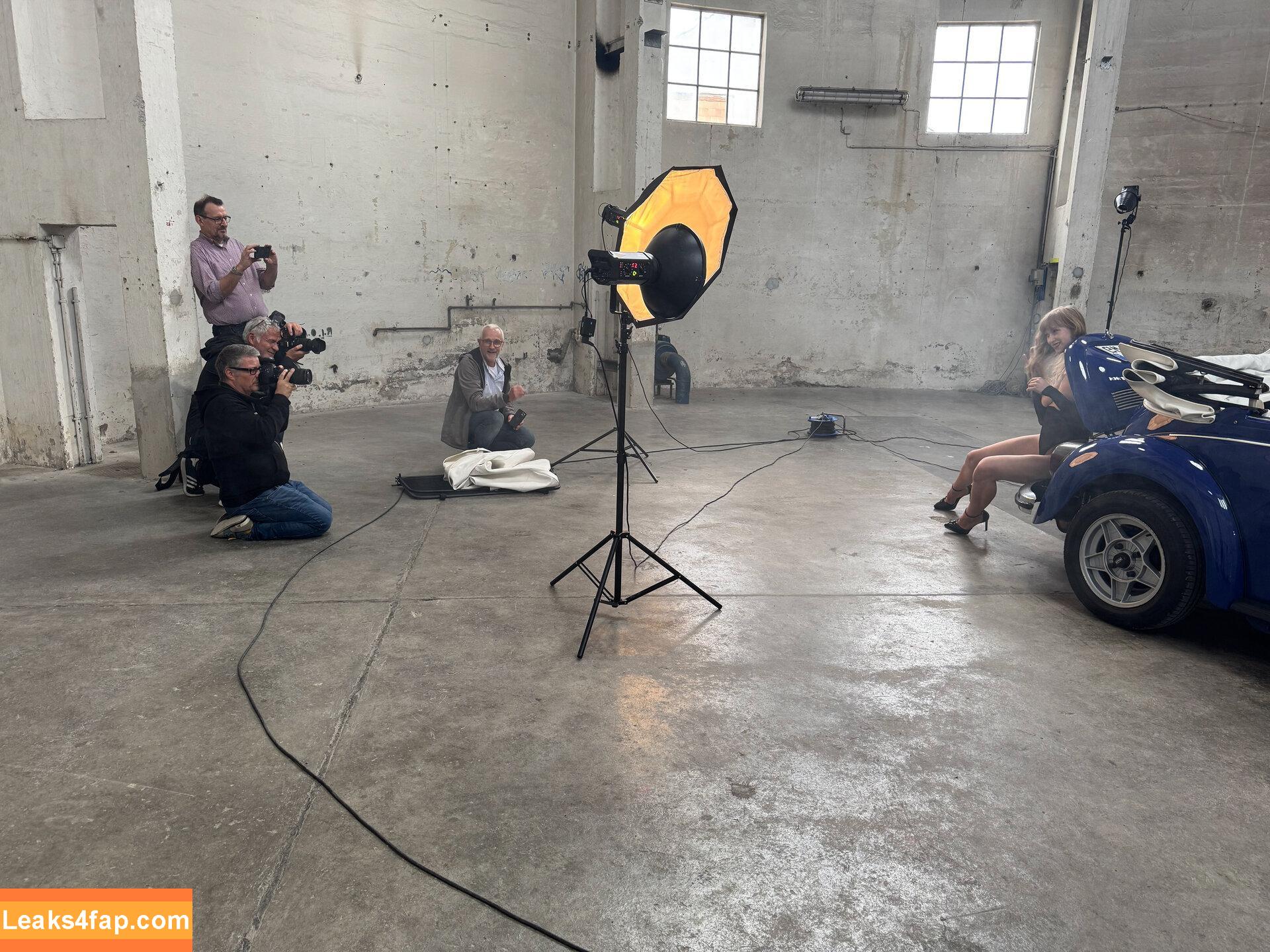 Natasha Legeyda / natashalegeyda / natashalegeydasg слитое фото фото #0419