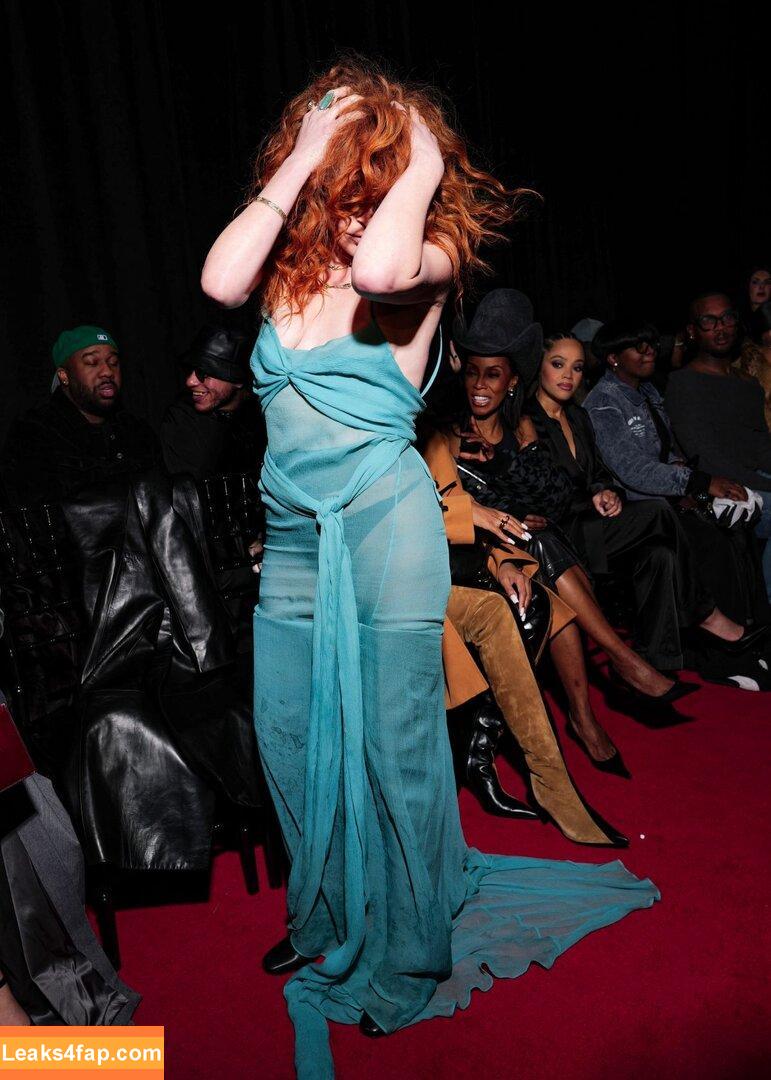 Natasha Lyonne / nlyonne leaked photo photo #0103