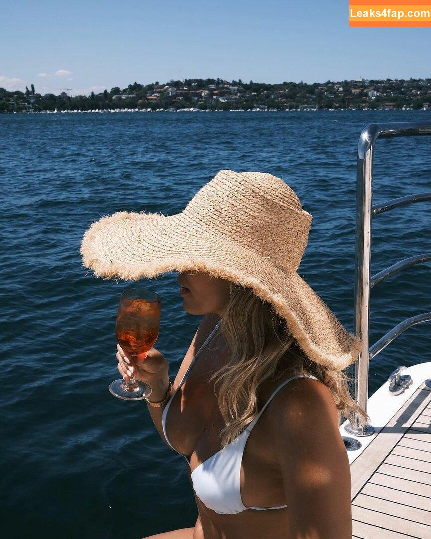 Natasha Oakley / tashoakley leaked photo photo #0166