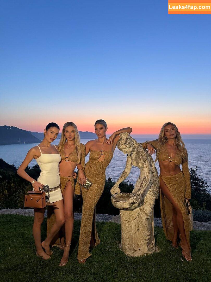 Natasha Oakley / tashoakley leaked photo photo #0552