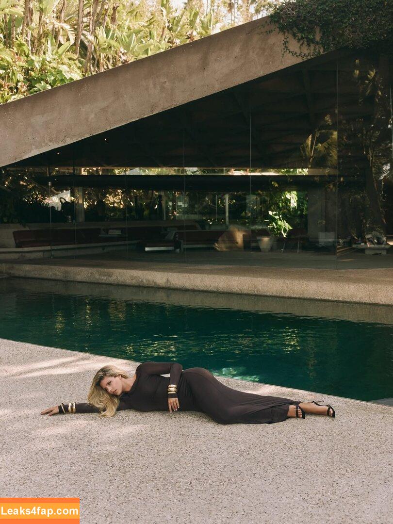 Natasha Oakley / tashoakley leaked photo photo #0635