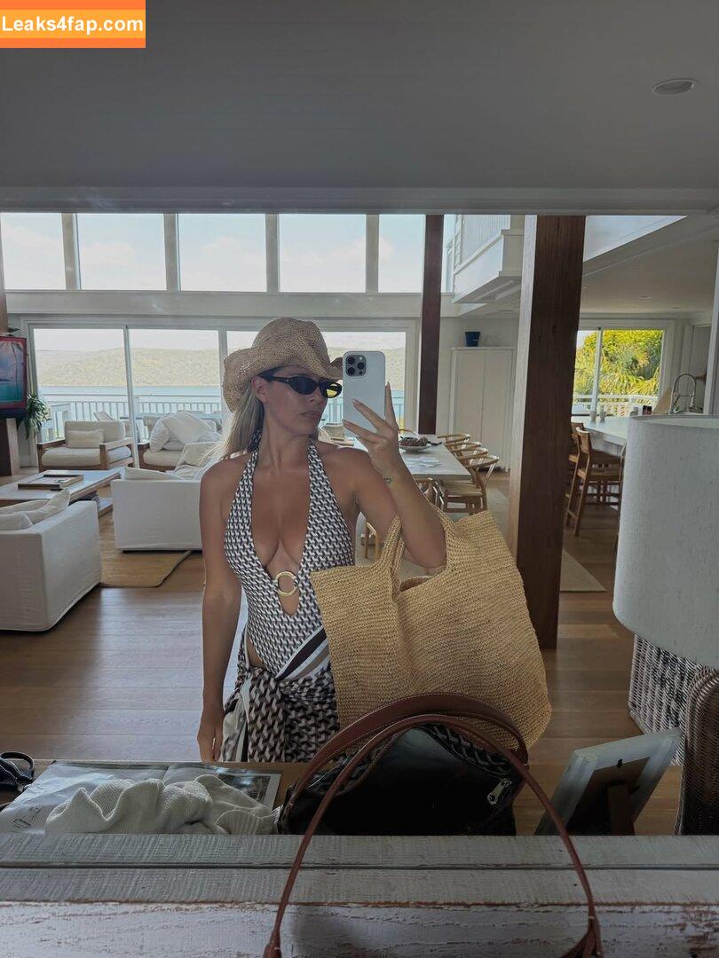 Natasha Oakley / tashoakley leaked photo photo #0643