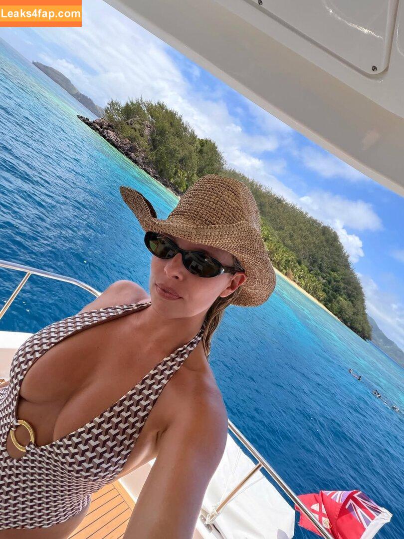 Natasha Oakley / tashoakley leaked photo photo #0645