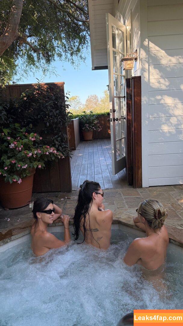 Natasha Oakley / tashoakley leaked photo photo #0661