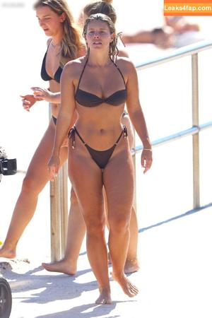 Natasha Oakley photo #0224