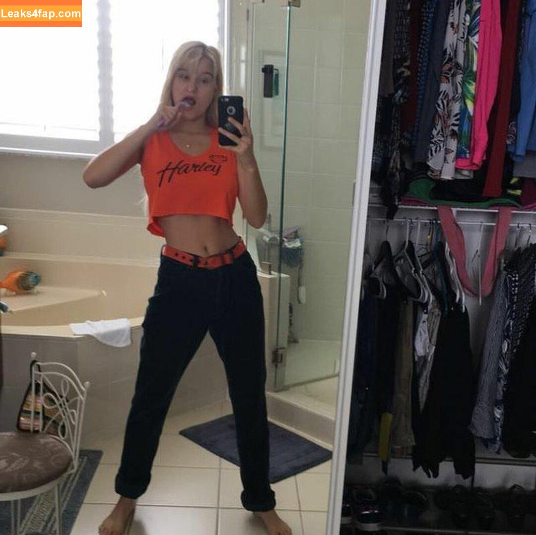 natnevv / natalielevinx / user leaked photo photo #0010