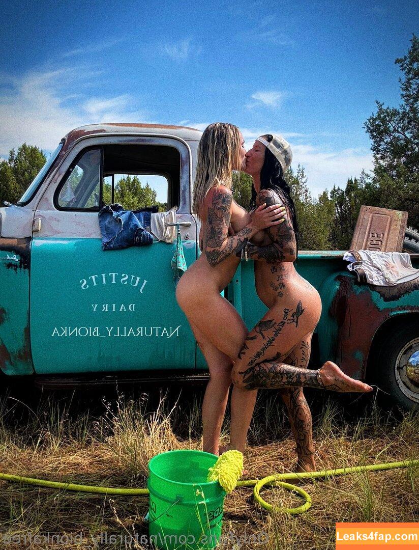 naturally_bionkafree /  leaked photo photo #0039