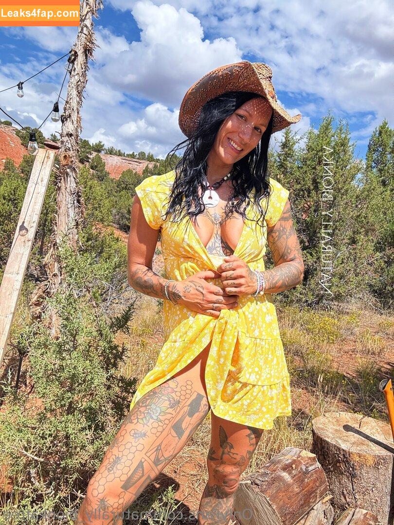 naturally_bionkafree /  leaked photo photo #0059