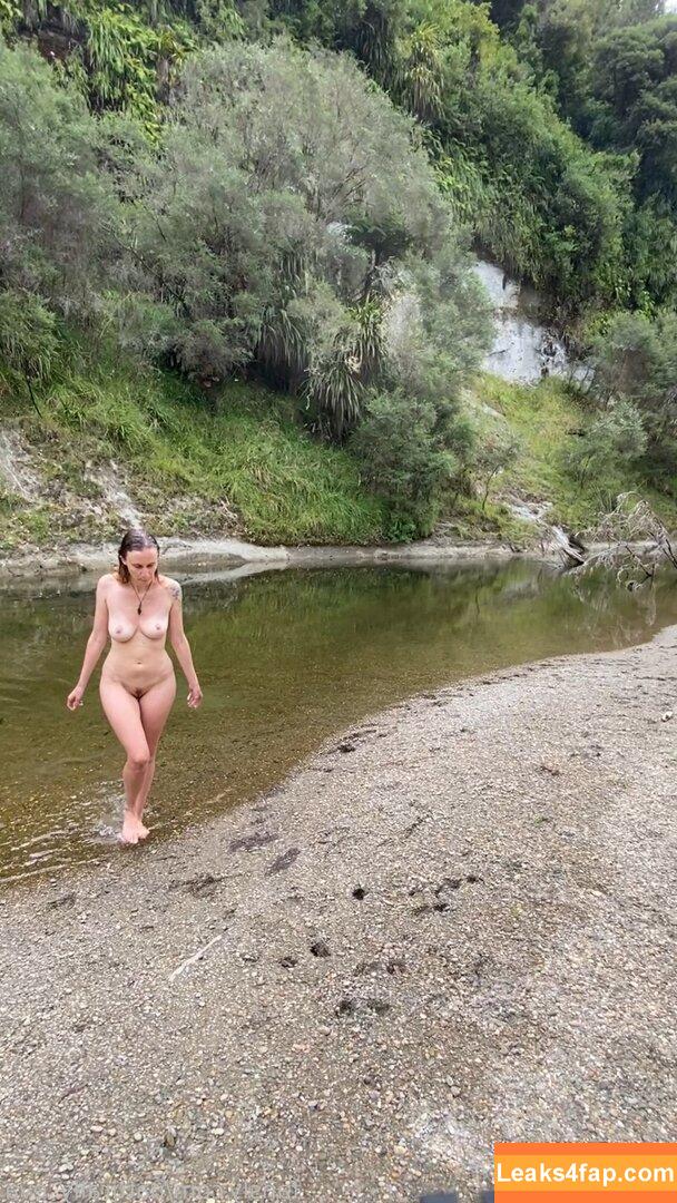 naturally_eva / https: leaked photo photo #0100