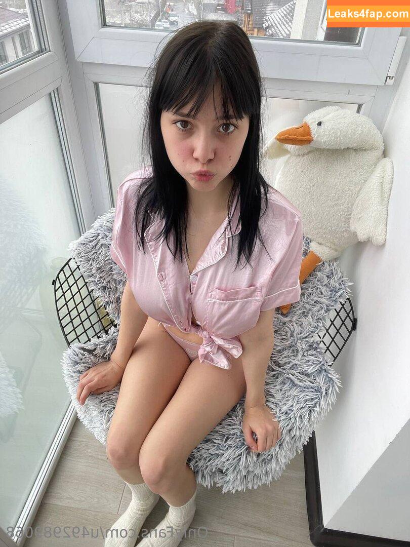 naughty.by.sophie / naughtysophie leaked photo photo #0012