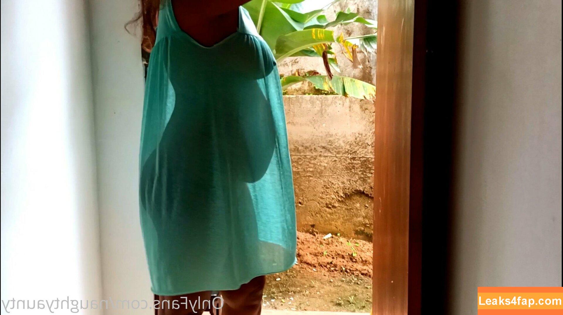 naughtyaunty / aunt.ylover448 leaked photo photo #0111