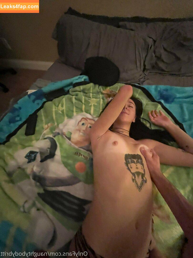 naughtybodybritt / naughty_rabbit_ leaked photo photo #0002