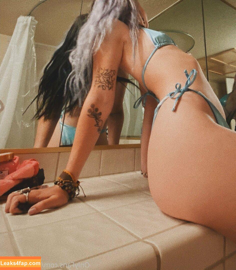 naughtybodybritt / naughty_rabbit_ leaked photo photo #0082