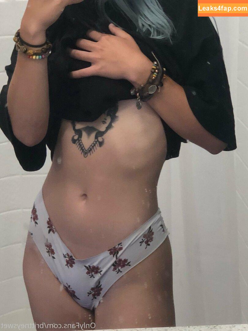 naughtybodybritt / naughty_rabbit_ leaked photo photo #0085