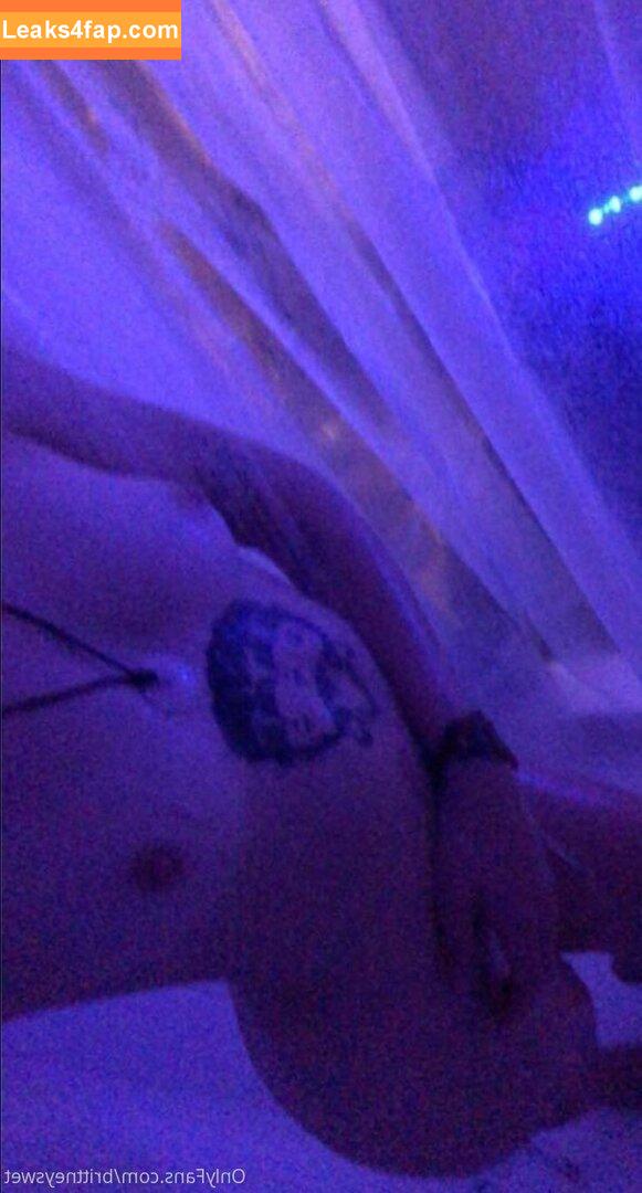 naughtybodybritt / naughty_rabbit_ leaked photo photo #0105