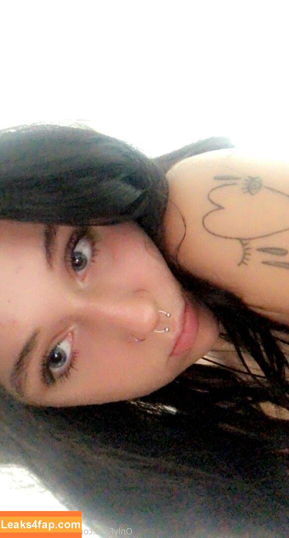 naughtybodybritt / naughty_rabbit_ leaked photo photo #0120