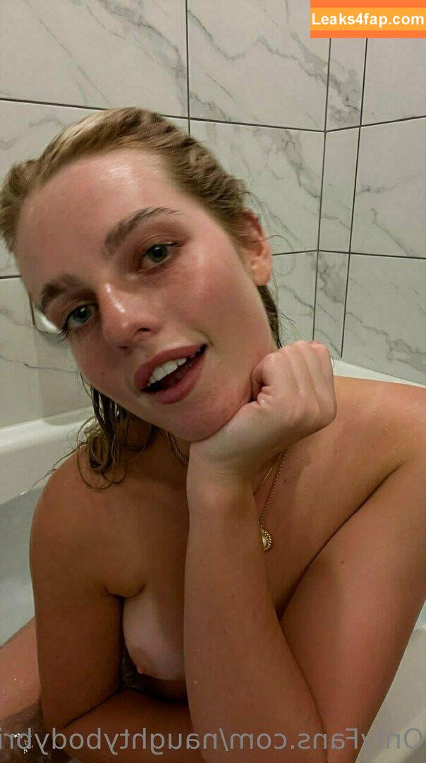 naughtybodybritt / naughty_rabbit_ leaked photo photo #0376