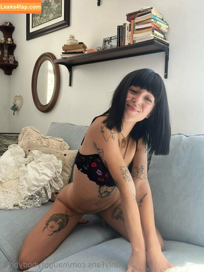 naughtybodybritt / naughty_rabbit_ leaked photo photo #0423