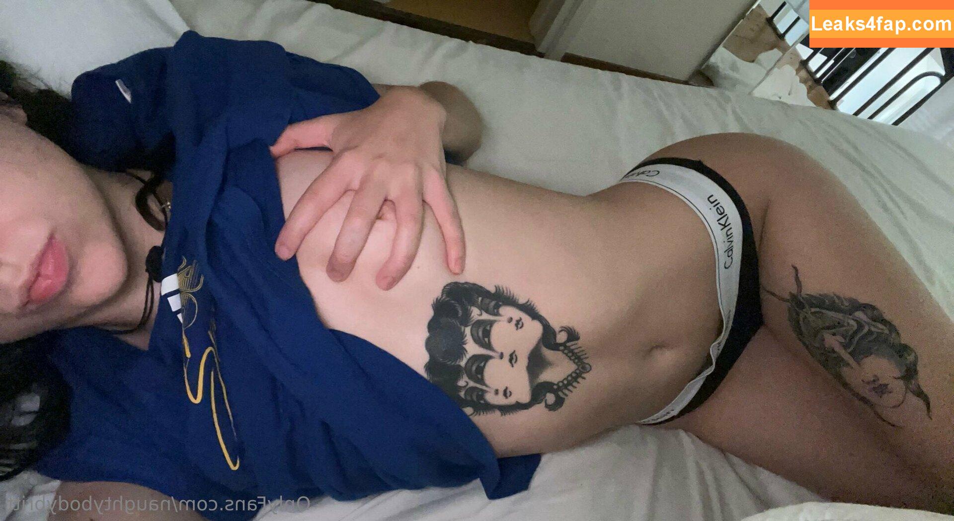 naughtybodybritt / naughty_rabbit_ leaked photo photo #0915