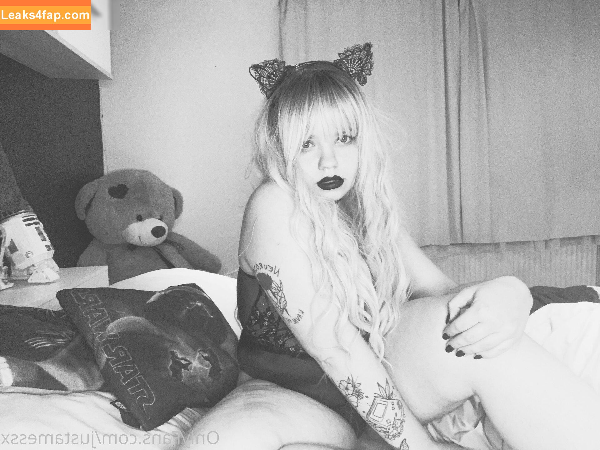 naughtycai /  leaked photo photo #0037