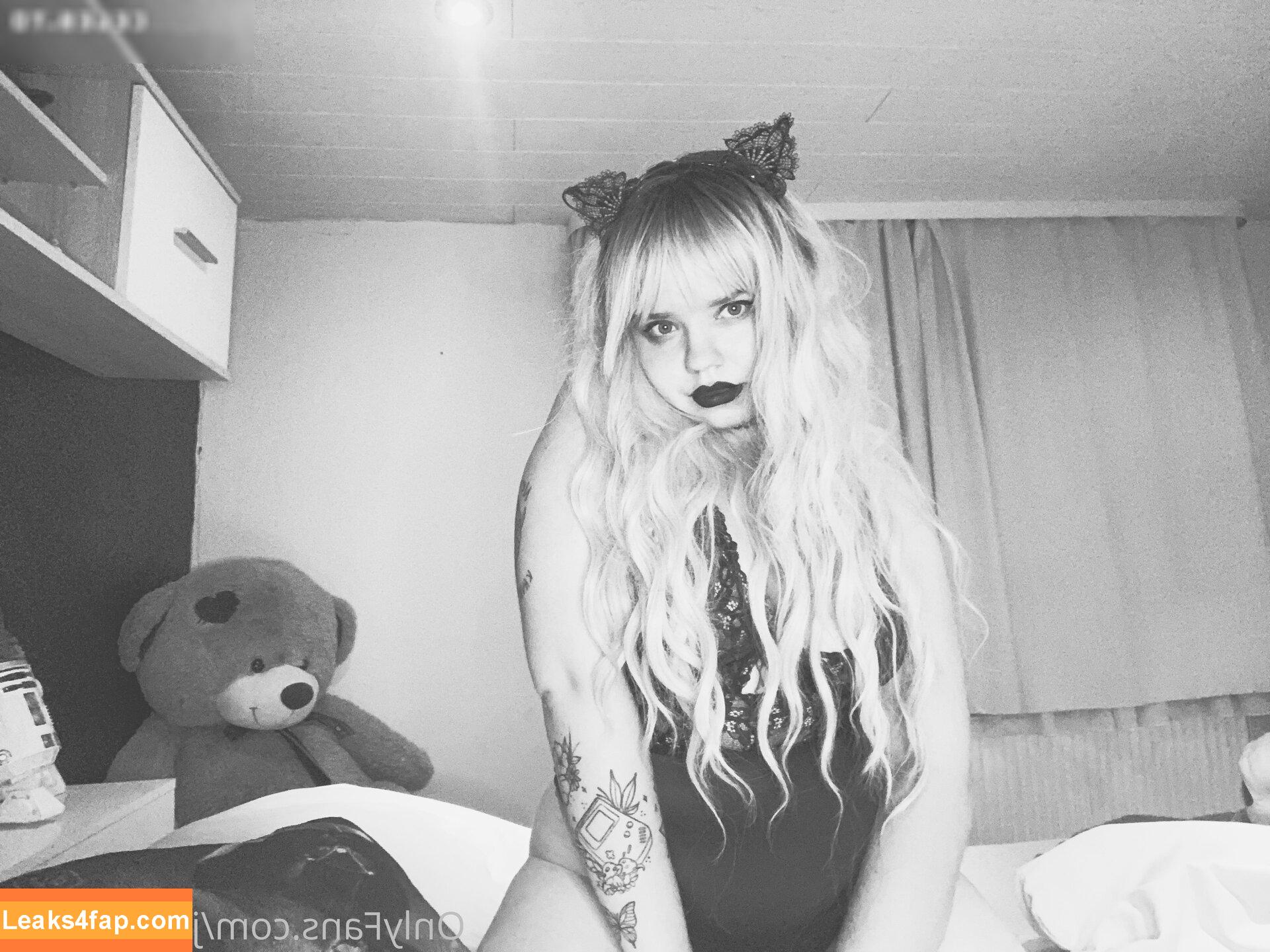 naughtycai /  leaked photo photo #0043