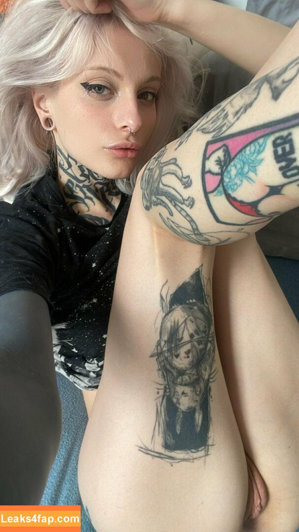 Nava Wilczynska / Navanextdoor / nava.tattoo / nava_nextdoor leaked photo photo #0004