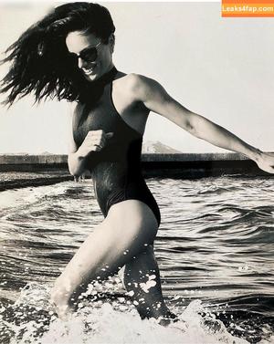Nazan Eckes photo #0060