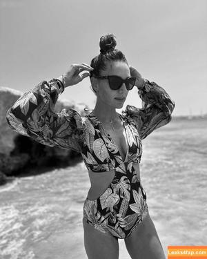 Nazan Eckes photo #0153