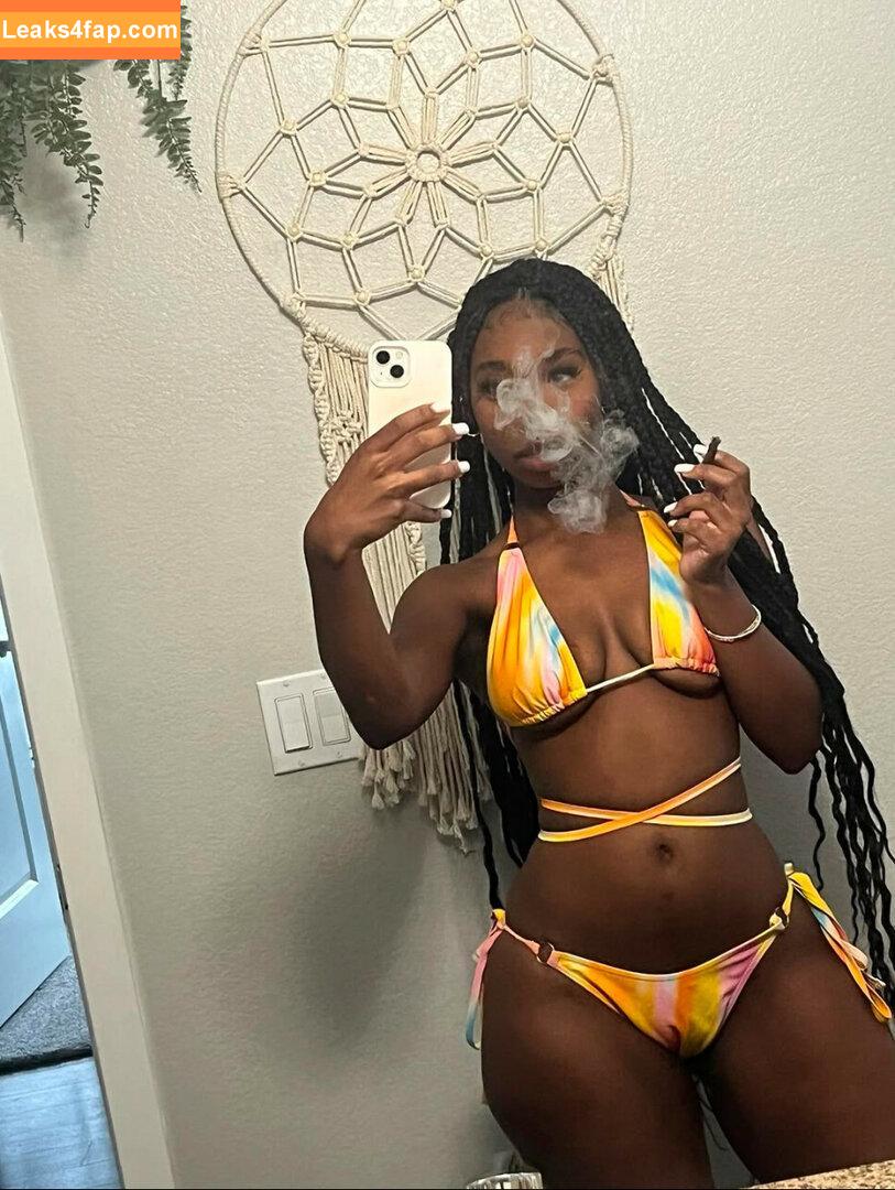 Neenah Brown / neenahbrownn leaked photo photo #0004