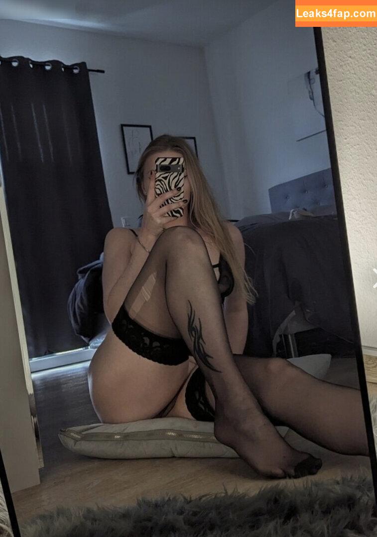 neeviliciouz / neevi / neevi_twitch / neevilicious leaked photo photo #0639