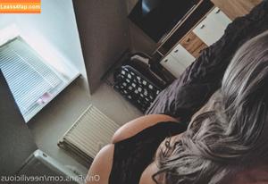 neeviliciouz фото #0250