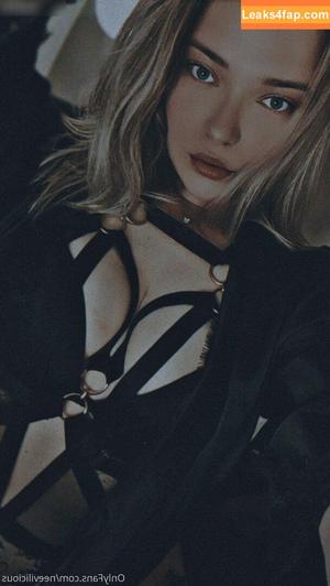 neeviliciouz photo #0941