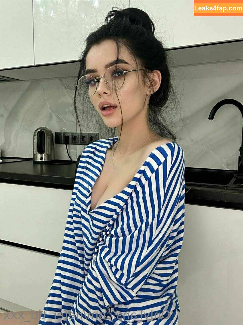 nefer_titi_xxx / nefertiti_2u leaked photo photo #0092