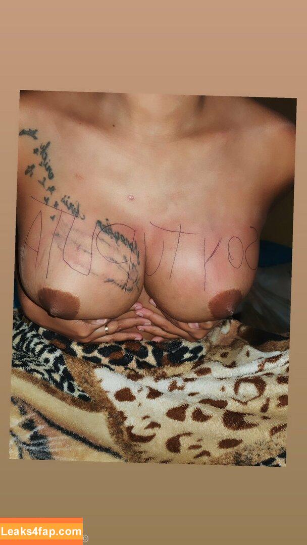 negrapomposa_28 /  leaked photo photo #0008