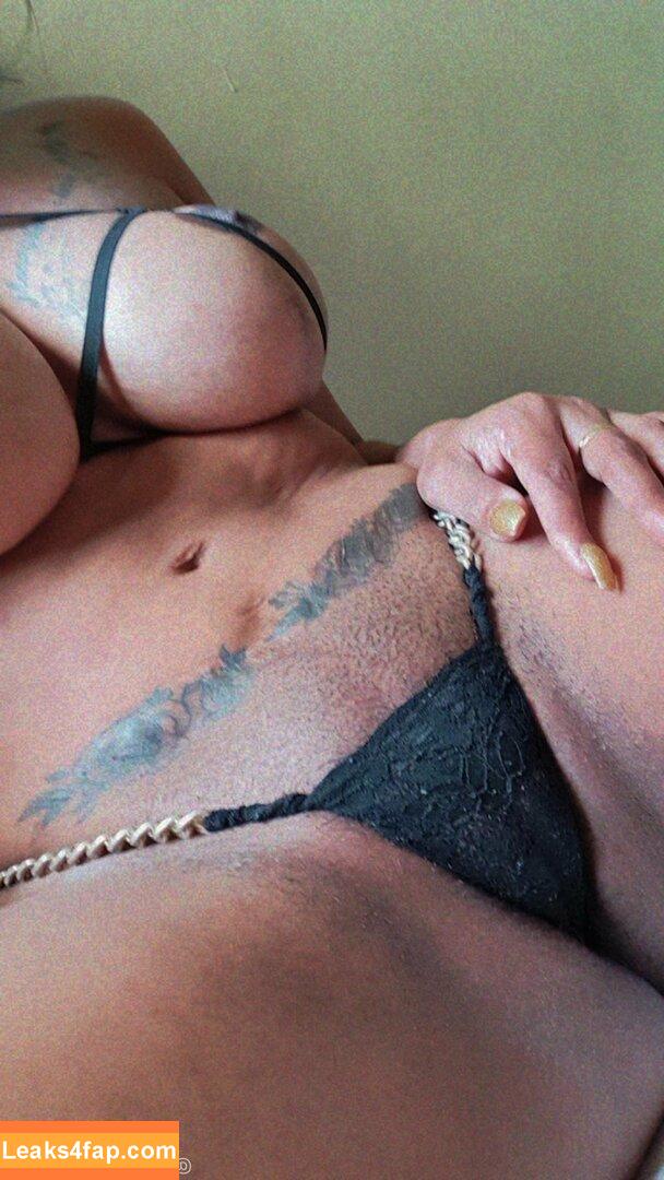 negrapomposa_28 /  leaked photo photo #0016