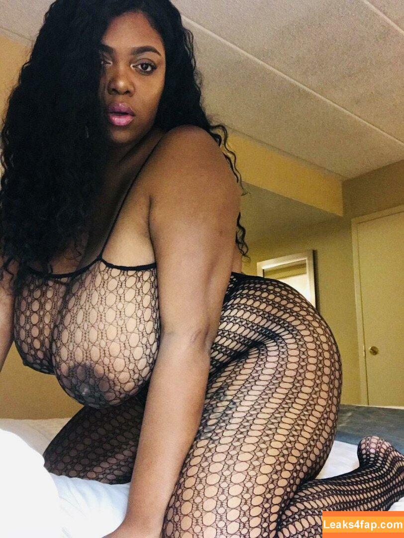 Negras Peitudas / erica.souza10 leaked photo photo #0004