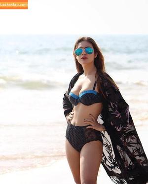 Neha Malik фото #0367