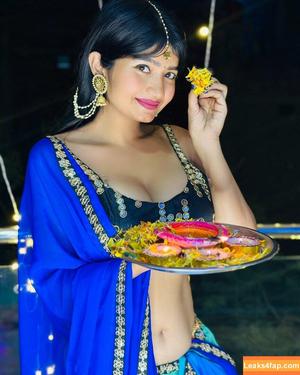 Neha Singh фото #0019