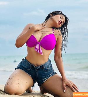 Neha Singh фото #0055