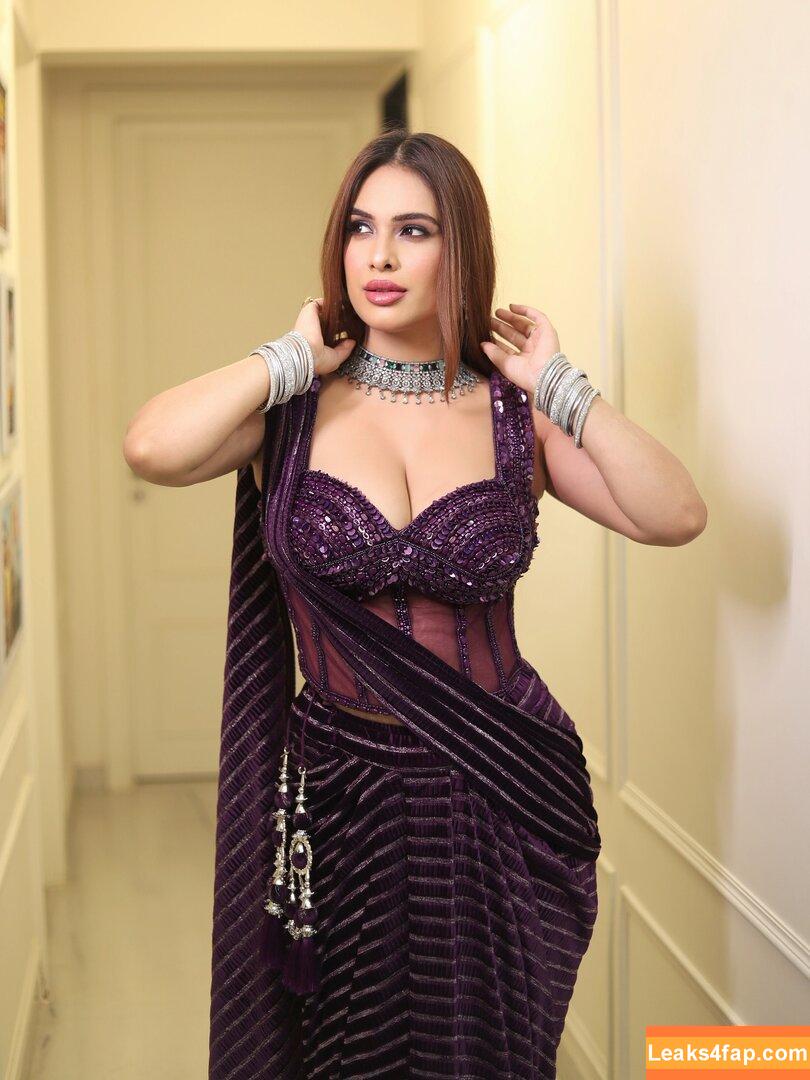 Nehhaa Malik / Neha Malik / freakymeek500 / nehamalik335 leaked photo photo #0138