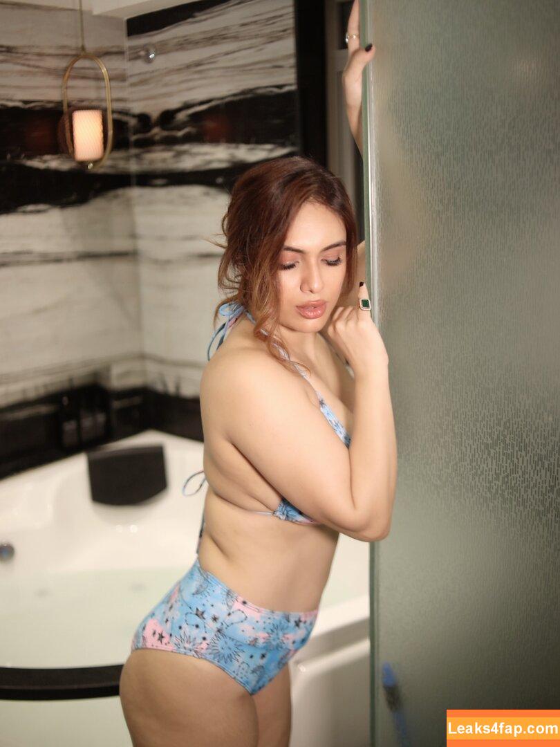 Nehhaa Malik / Neha Malik / freakymeek500 / nehamalik335 leaked photo photo #0167