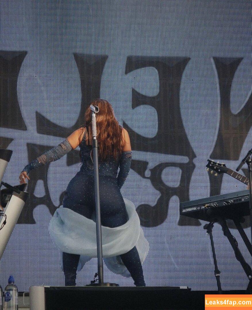 Nelly Furtado / juicyunknown / nellyfurtado leaked photo photo #0126