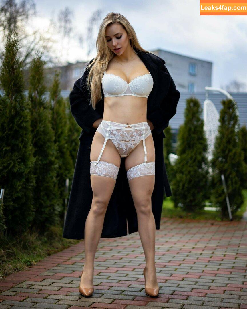 Neringa Kriziute / neringakriziute / nkriziute слитое фото фото #0473