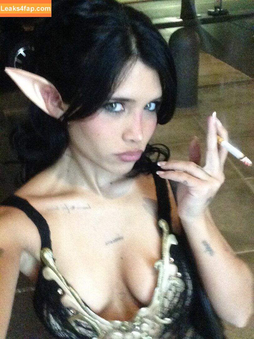 Nessa Barrett / moonologues / nessabarrett слитое фото фото #0385