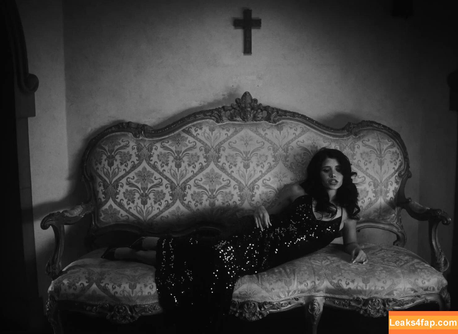 Nessa Barrett / moonologues / nessabarrett leaked photo photo #0392